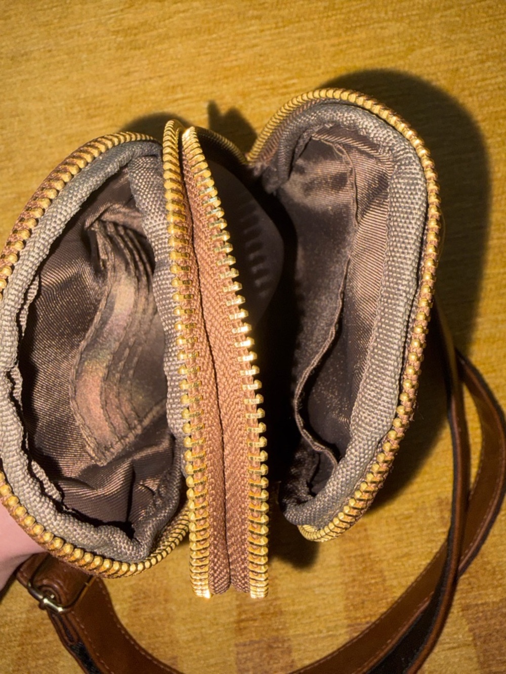 Classic Brown Leather Crossbody Sling Bag - Picture 3 of 5